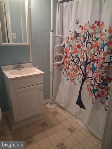 702 DOLLAR, Bunker Hill, WV 25413
