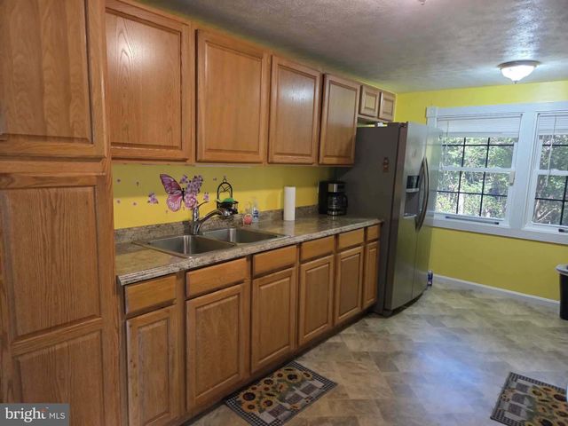 702 DOLLAR, Bunker Hill, WV 25413