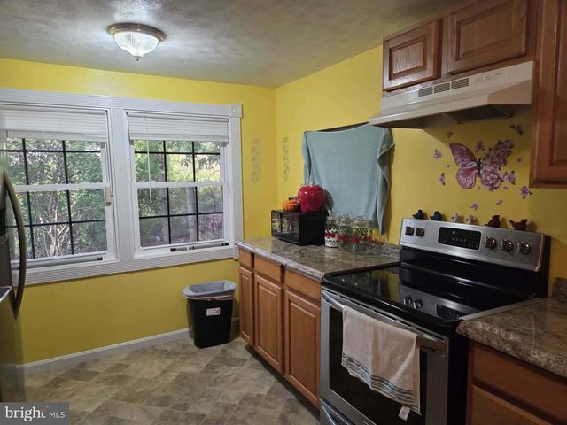 702 DOLLAR, Bunker Hill, WV 25413
