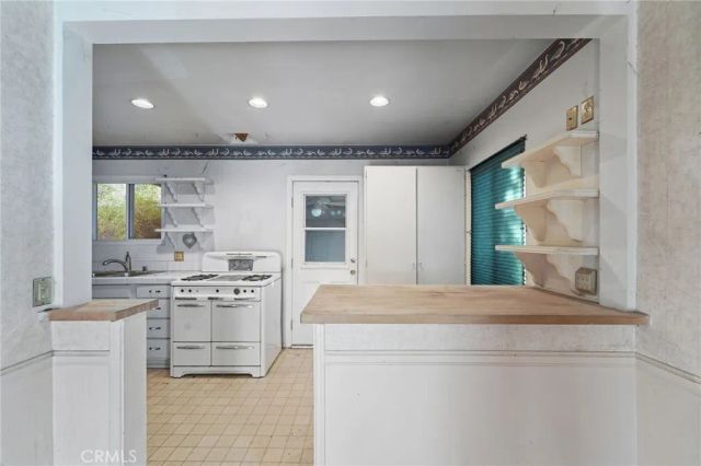 8226 Fenwick Street, Sunland, CA 91040