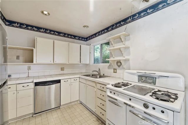 8226 Fenwick Street, Sunland, CA 91040