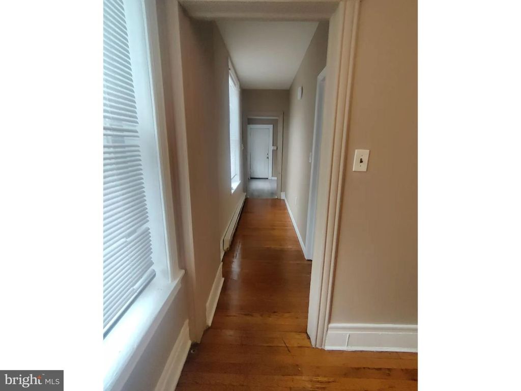 Image 4 of property listing at 829 N 41ST ST, Philadelphia, PA 19104