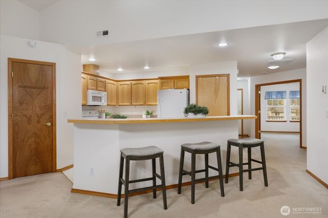 606 NW 12th Loop, Oak Harbor, WA 98277