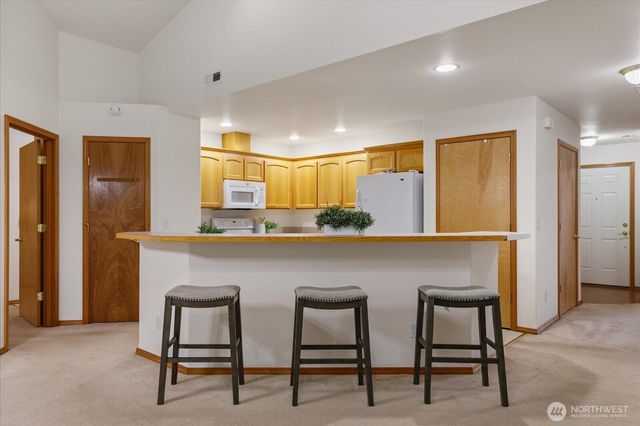 606 NW 12th Loop, Oak Harbor, WA 98277