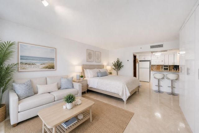 19201 Collins Ave 609, Sunny Isles Beach, FL 33160