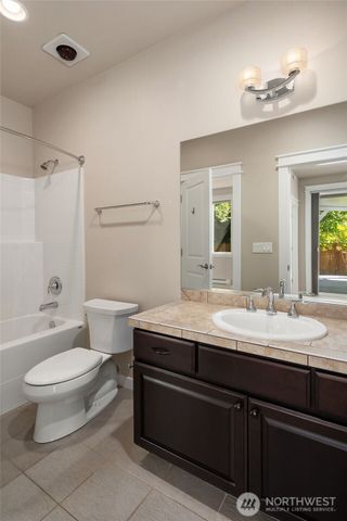 6101 167th Avenue SE, Bellevue, WA 98006