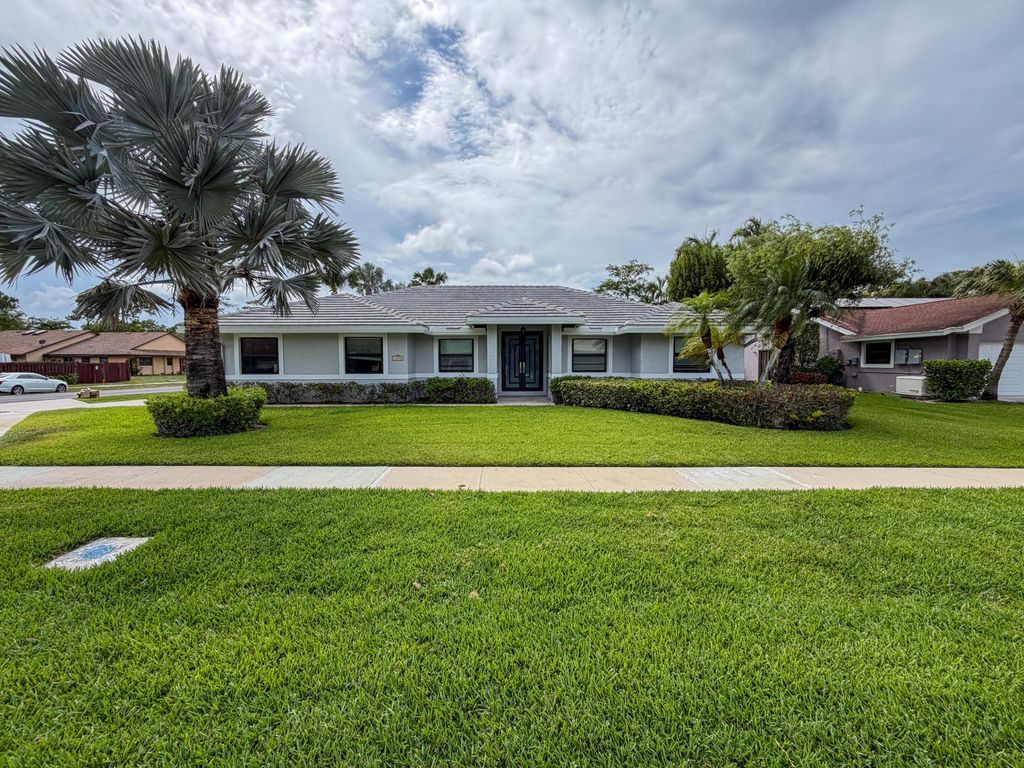 13590 Callington Drive, Wellington, FL 33414