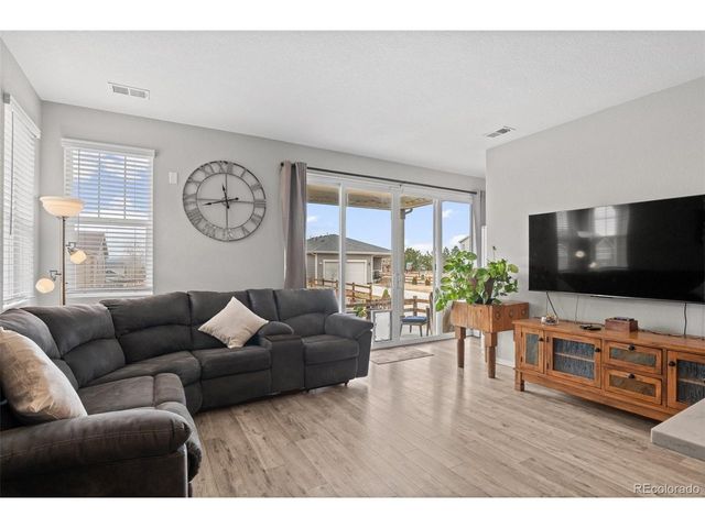 9883 Truckee St, Commerce City, CO 80022