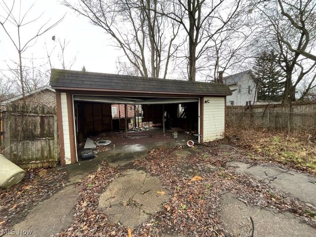 7300 Claasen Avenue, Cleveland, OH 44105