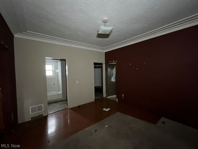 7300 Claasen Avenue, Cleveland, OH 44105