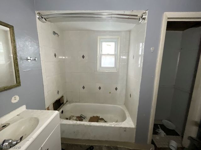 7300 Claasen Avenue, Cleveland, OH 44105