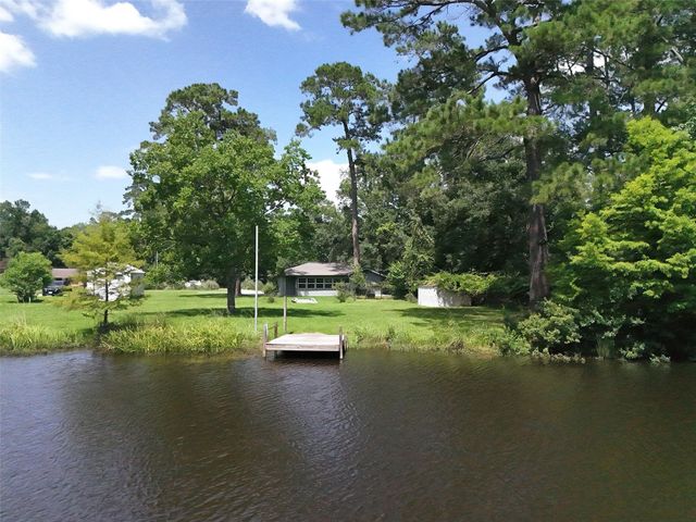 18755 Mink Lake Drive, Magnolia, TX 77355