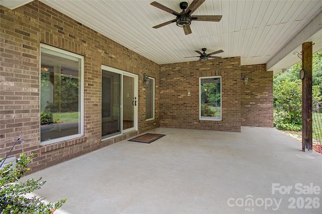 340 Earlys Mountain Road, Leicester, NC 28748