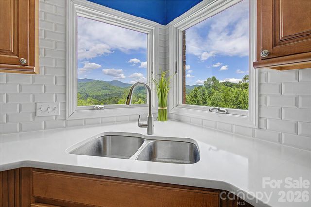 340 Earlys Mountain Road, Leicester, NC 28748
