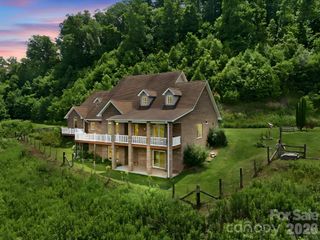 340 Earlys Mountain Road, Leicester, NC 28748