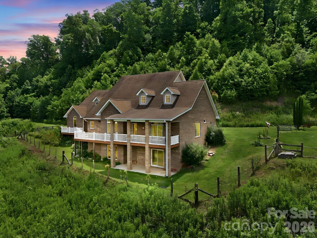 340 Earlys Mountain Road, Leicester, NC 28748