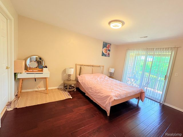 3515 Oakmonte Boulevard 77, Oakland Charter Township, MI 48306