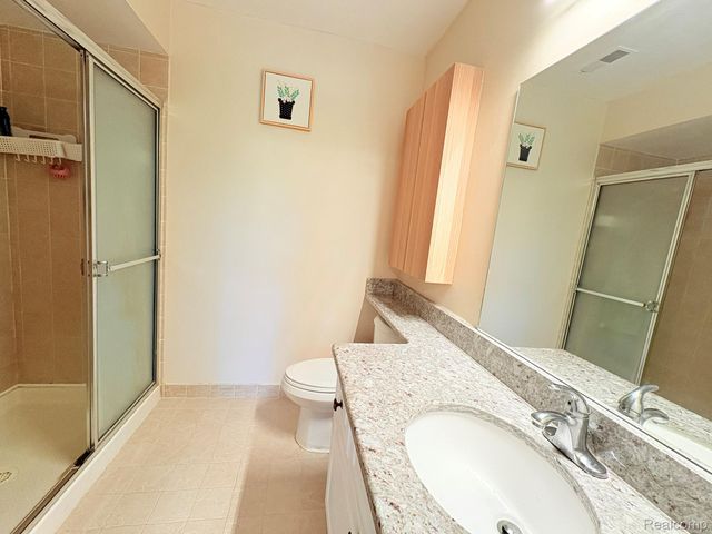 3515 Oakmonte Boulevard 77, Oakland Charter Township, MI 48306