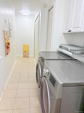 3515 Oakmonte Boulevard 77, Oakland Charter Township, MI 48306
