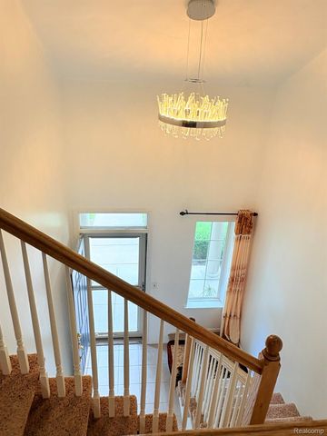 3515 Oakmonte Boulevard 77, Oakland Charter Township, MI 48306