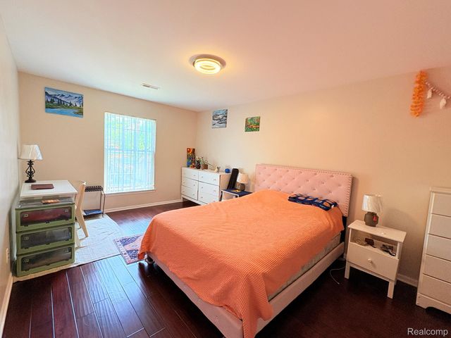 3515 Oakmonte Boulevard 77, Oakland Charter Township, MI 48306
