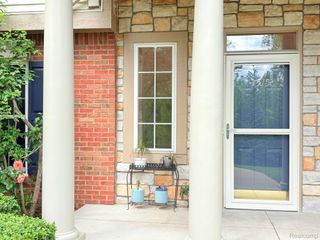 3515 Oakmonte Boulevard 77, Oakland Charter Township, MI 48306