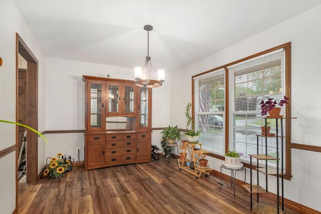 5709 S Clay Avenue, Springfield, MO 65810