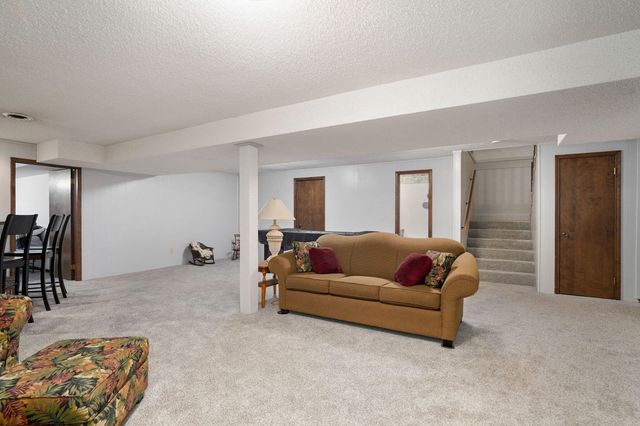 5709 S Clay Avenue, Springfield, MO 65810