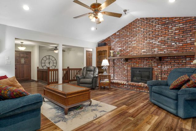 5709 S Clay Avenue, Springfield, MO 65810