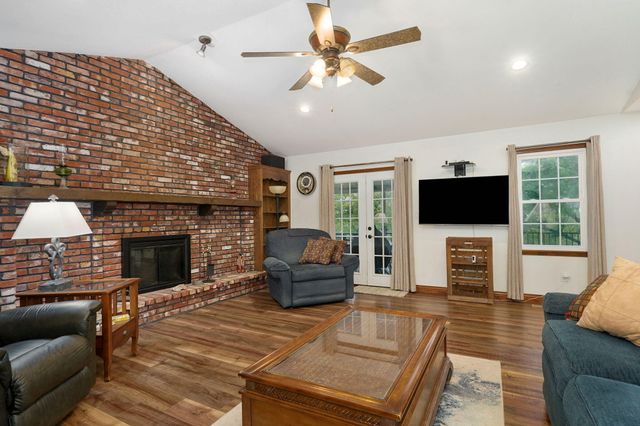 5709 S Clay Avenue, Springfield, MO 65810