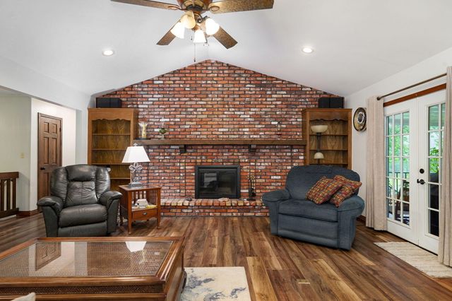 5709 S Clay Avenue, Springfield, MO 65810
