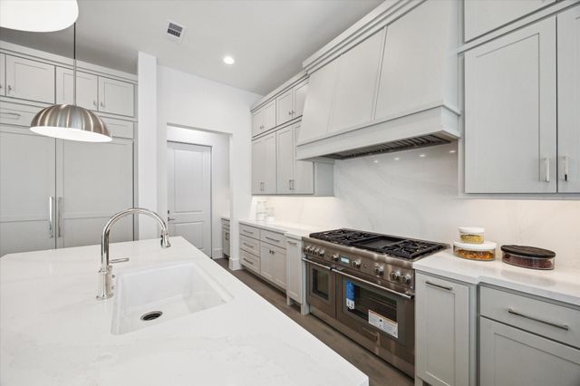 10 Wentworth Square Avenue, Houston, TX 77027