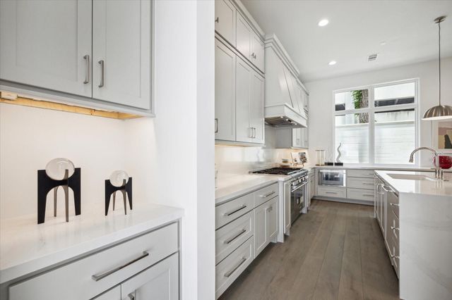 10 Wentworth Square Avenue, Houston, TX 77027