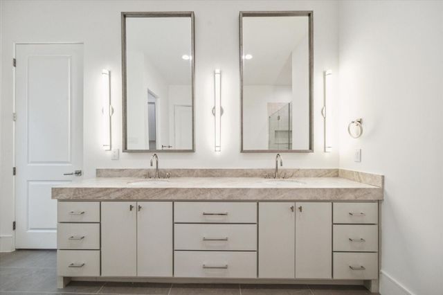 10 Wentworth Square Avenue, Houston, TX 77027