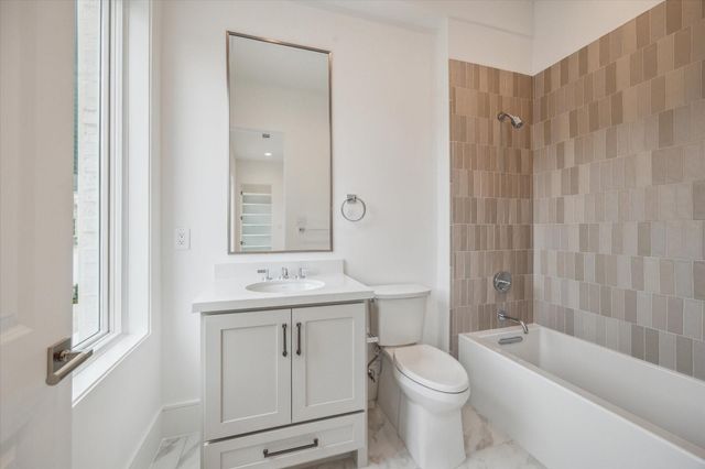 10 Wentworth Square Avenue, Houston, TX 77027