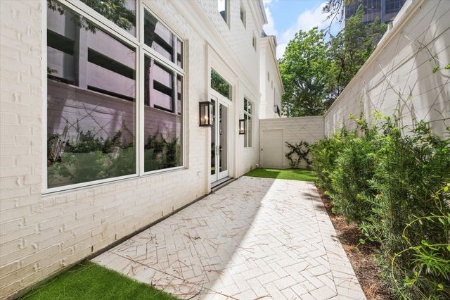 10 Wentworth Square Avenue, Houston, TX 77027