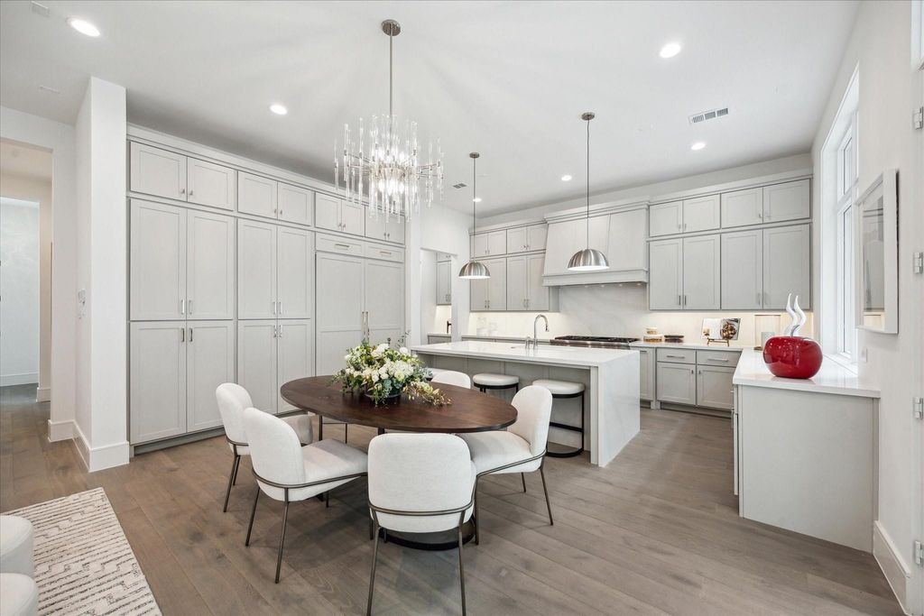 10 Wentworth Square Avenue, Houston, TX 77027