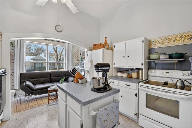 1006 E Coke Street, Hamilton, TX 76531