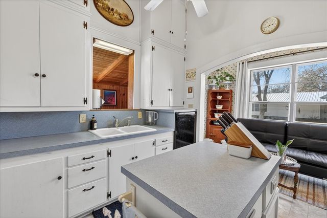 1006 E Coke Street, Hamilton, TX 76531