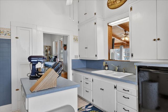 1006 E Coke Street, Hamilton, TX 76531