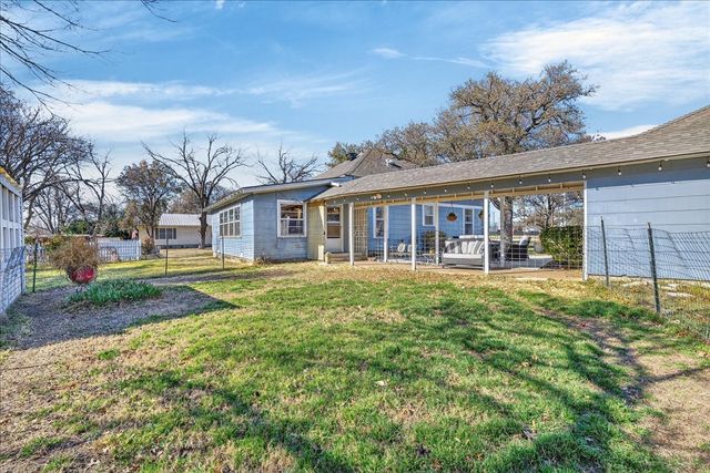 1006 E Coke Street, Hamilton, TX 76531