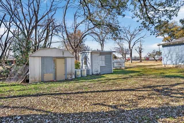 1006 E Coke Street, Hamilton, TX 76531