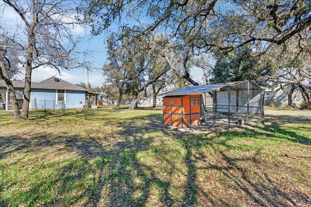 1006 E Coke Street, Hamilton, TX 76531