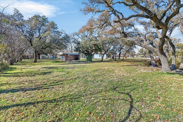 1006 E Coke Street, Hamilton, TX 76531