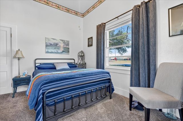 1006 E Coke Street, Hamilton, TX 76531