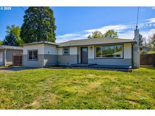 355 W BERDINE St, Roseburg, OR 97471
