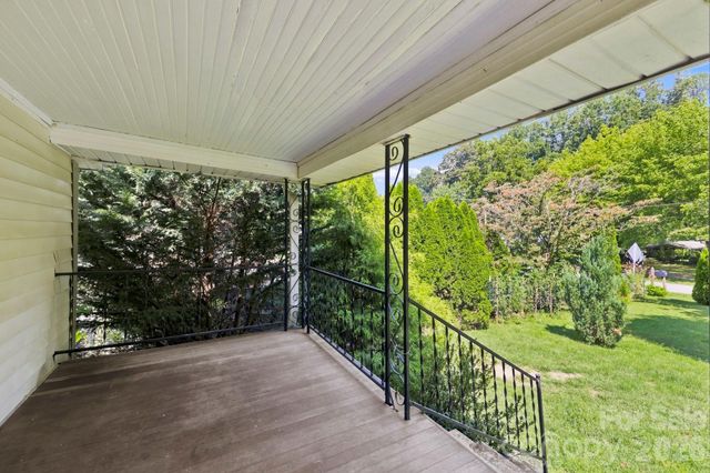 221 N Fork Road, Black Mountain, NC 28711
