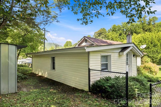 221 N Fork Road, Black Mountain, NC 28711