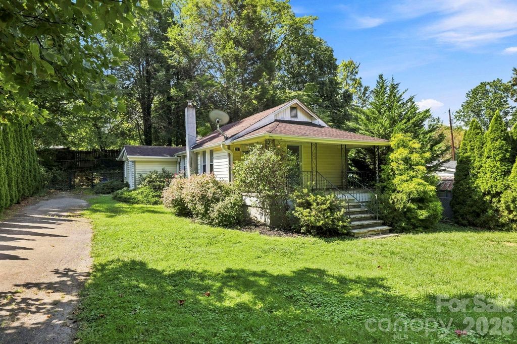 221 N Fork Road, Black Mountain, NC 28711