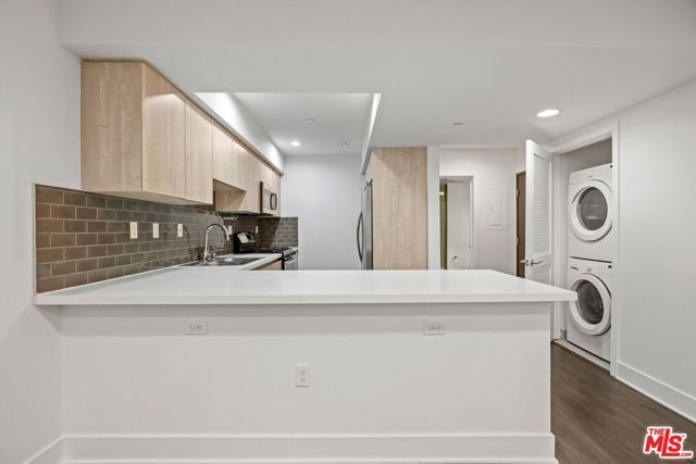 11811 Darlington Avenue 104, Los Angeles, CA 90049